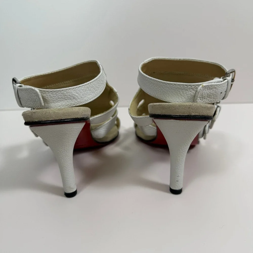 Ros Hommerson Red Collection White Pebbled Leather Buckle Sandals‎ 137788 9.5W